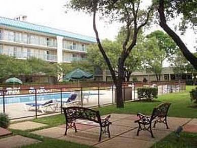 Quality Inn Market Center Далас Екстериор снимка